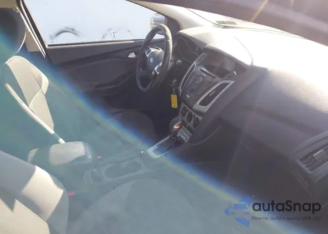 2014 Ford Focus Se из США, поврежденный, VIN 1FADP3F2XEL366695